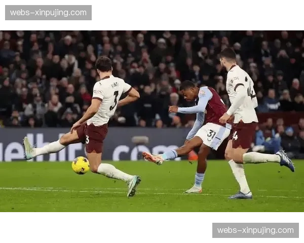 维拉中场控制力成争四保障 罗杰斯沃特金斯连线破解铁锤帮防线